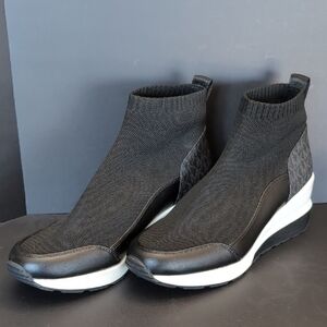 Michael Kors skyler Stretch Knit Sock Sneaker black/White,Size 9.5.